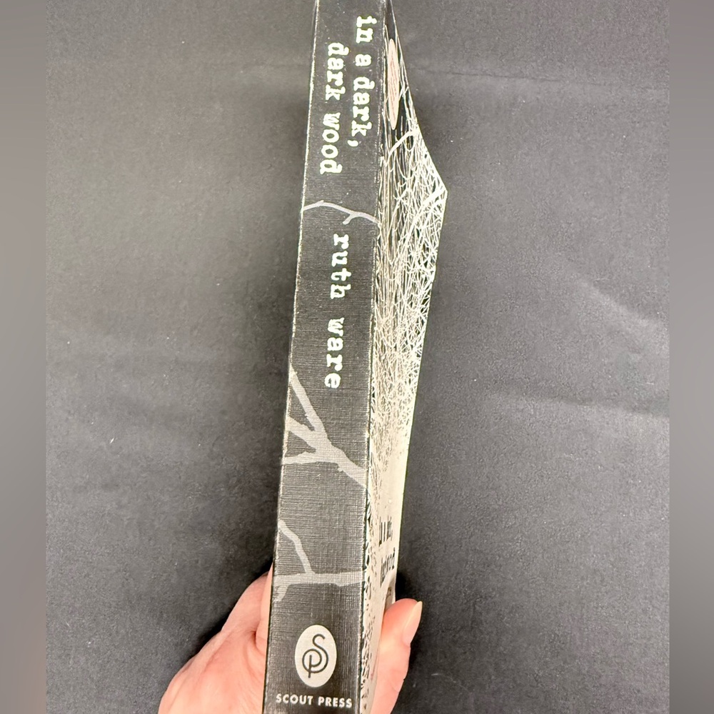 Two-Book Set by Ruth Ware “In A Dark, Dark Wood” and “One By One” - Picture 6 of 7
